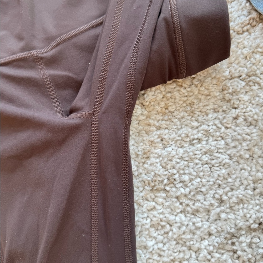 Lulu align High-Waisted Leggings with pockets - Picture 2 of 3
